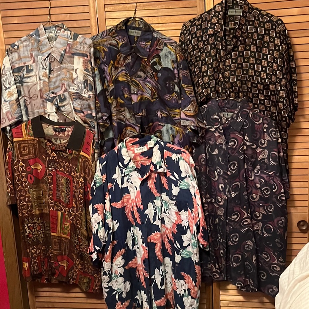Sold A Silk Assortment of Men’s s/s shirts 5 large and 1 extra large